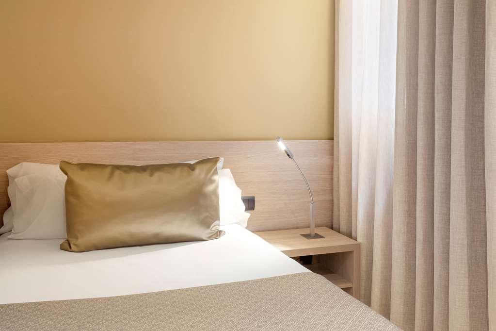 Catalonia Atocha Hotel Madrid Room photo